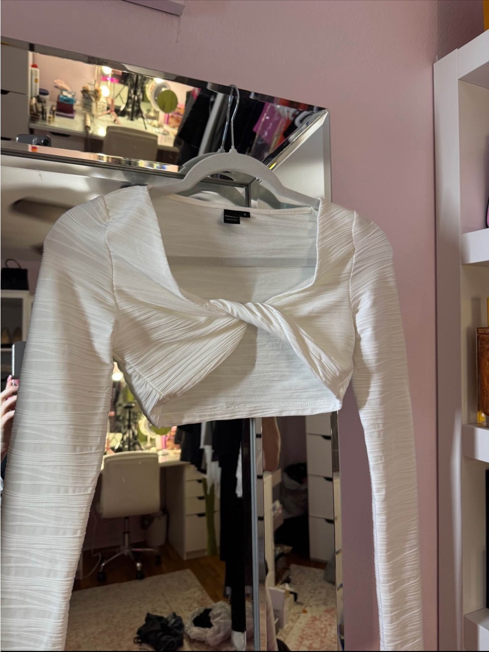 SHEIN White Twist-Front Long Sleeve Crop Top
